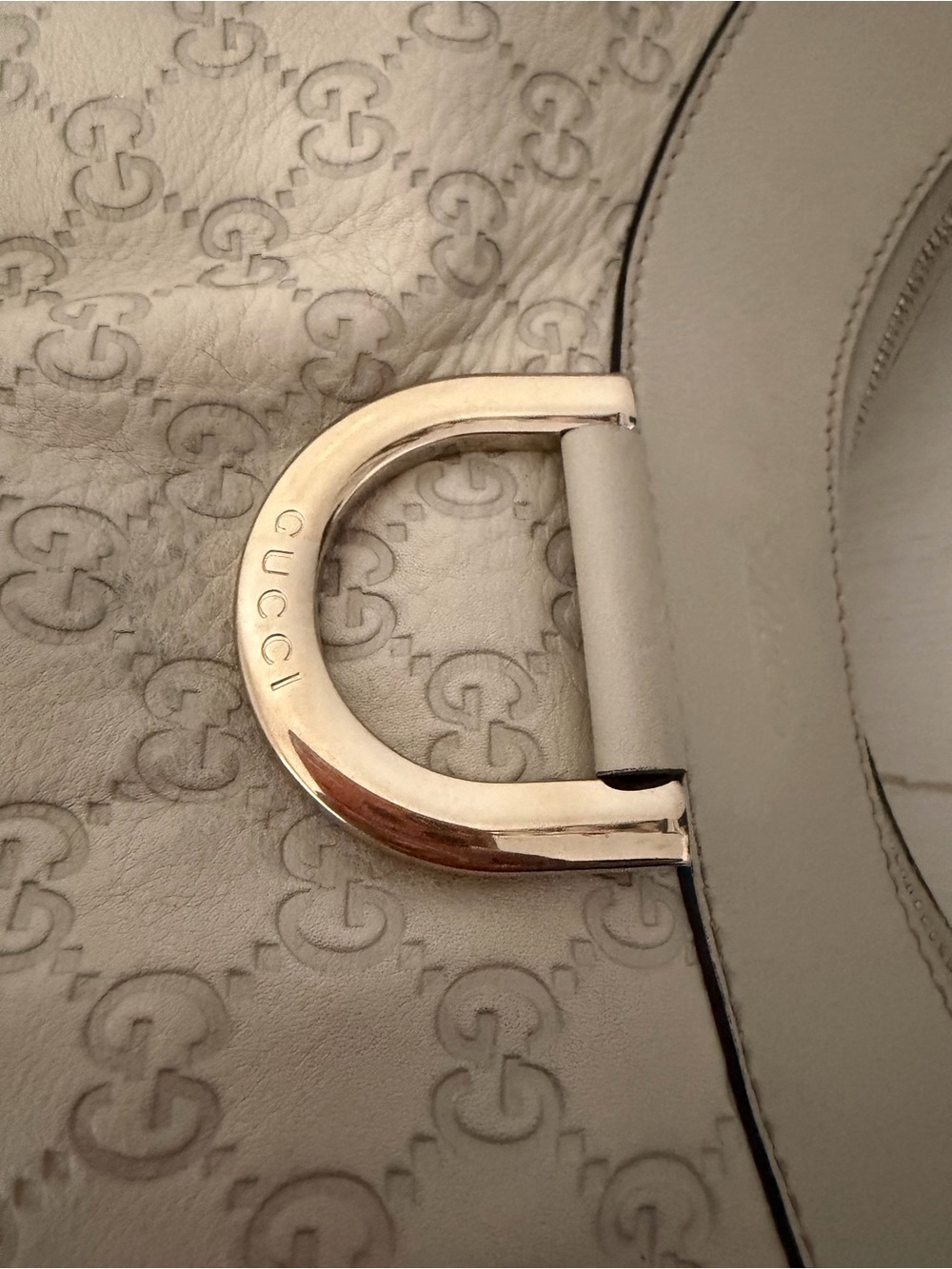 Gucci Beige Monogram Hobo Shoulder Bag with Gold D-Ring - Picture 3 of 13